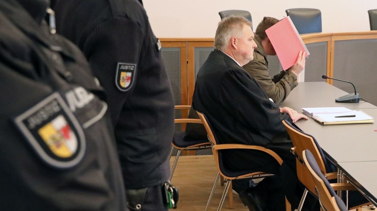 Za utýrání šestileté Leonie v Německu poslal soud otčíma do vězení na doživotí